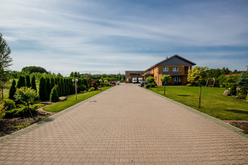 Jakość spokojnego i ekologicznego Podlasia można odnaleźć w myśleniu Tobo o wyposażeniu miejsca pracy i życia.