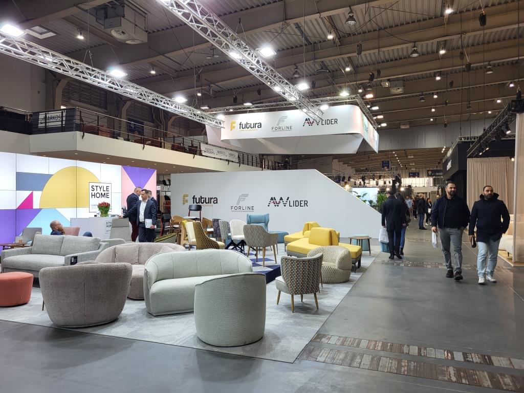 Stoisko firmy Style Home na targach Meble Polska 2023, Poznań.