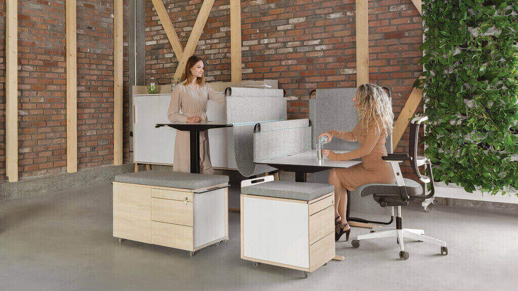 System mebli „h2O - Health to Office” firmy Tobo dzięki zastosowanym rozwiązaniom umożliwia stworzenie uniwersalnego stanowiska pracy, przystosowanego też dla osób niepełnosprawnych poruszających się na wózku inwalidzkim.