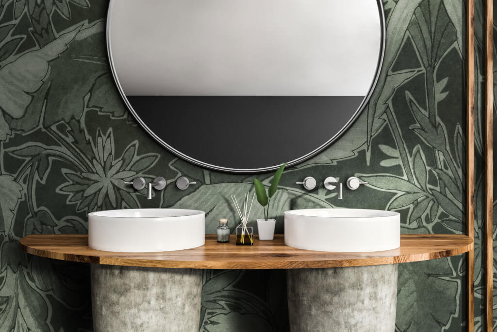 W tym sezonie niezwykle modna jest ciemna kolorystyka. Na zdjęciu: tapety wodoodporne Wall Art.