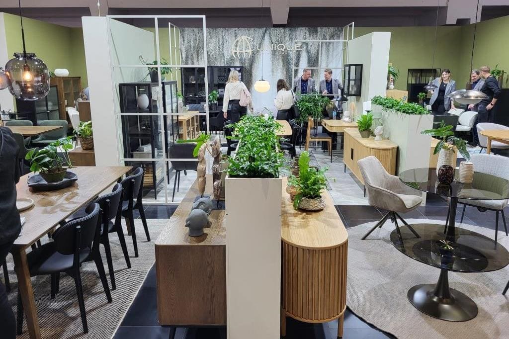 Stoisko firmy Unique Furniture na targach Meble Polska 2023, Poznań.