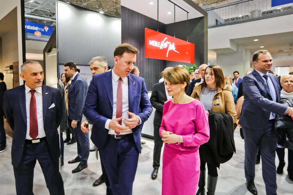 Wizyta minister Jadwigi Emilewicz na targach „Meble Polska”, 2019 r.