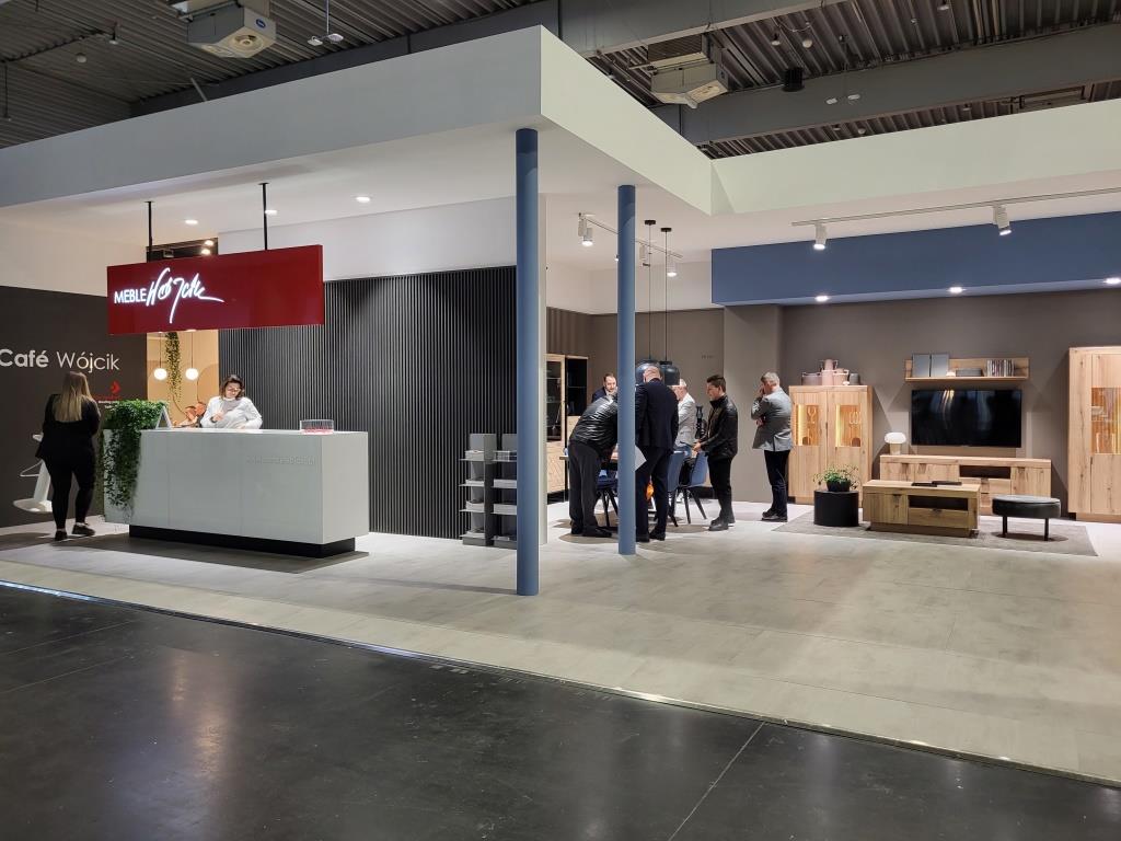 Stoisko firmy Meble Wójcik na targach Meble Polska 2023, Poznań.