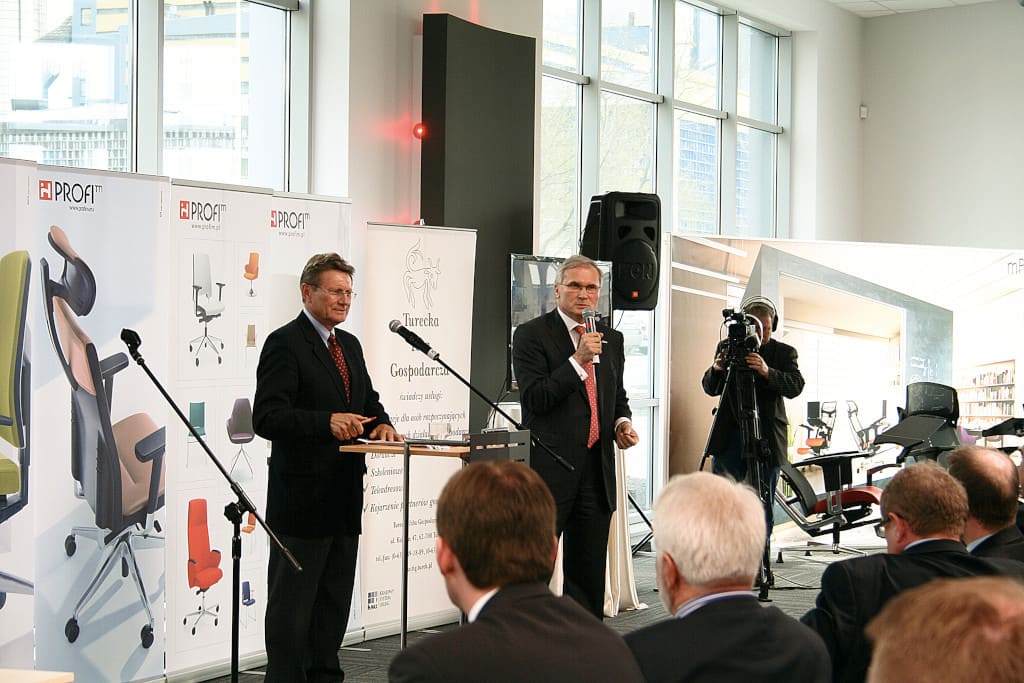 20-lecie Profim, wizyta prof. Leszka Balcerowicza, Ryszard Rychlik - w środku, 2011 r.