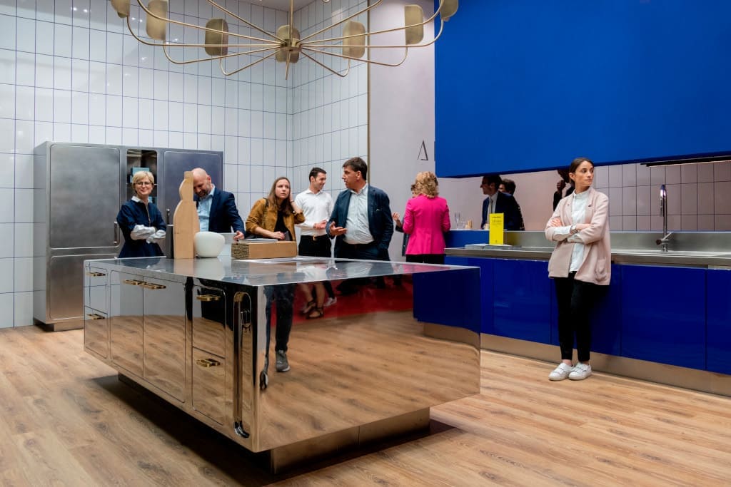 Myślą przewodnią firmy Abimis, jednego z wystawców targów „EuroCucina 2018”, było zrewolucjonizowanie tradycyjnego wnętrza kuchni.