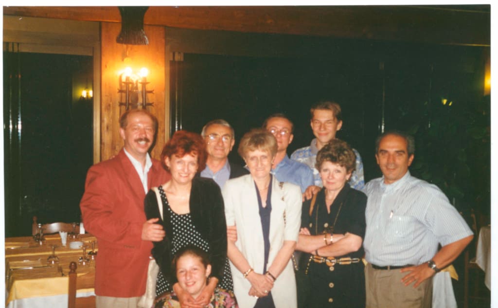 Andrzej Nowicki, AMI Polska – pierwszy z lewej, w środku m.in. Carlo Cattaneo – właściciel Camar, po prawej Flavio Sironi – dyrektor generalny Camar, 1995 r.