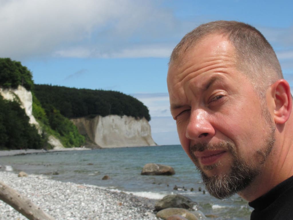 Artur Wasążnik, firma Meble Marzenie, na Rugii.