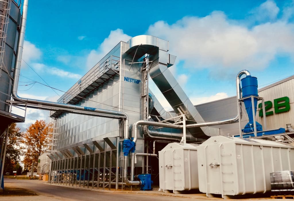 Ekoinnowacyjny system odpylania Nestro w FM Bravo w Olsztynie z 18 wentylatorami każdy o mocy 22kW, sterowanymi przez falownik.