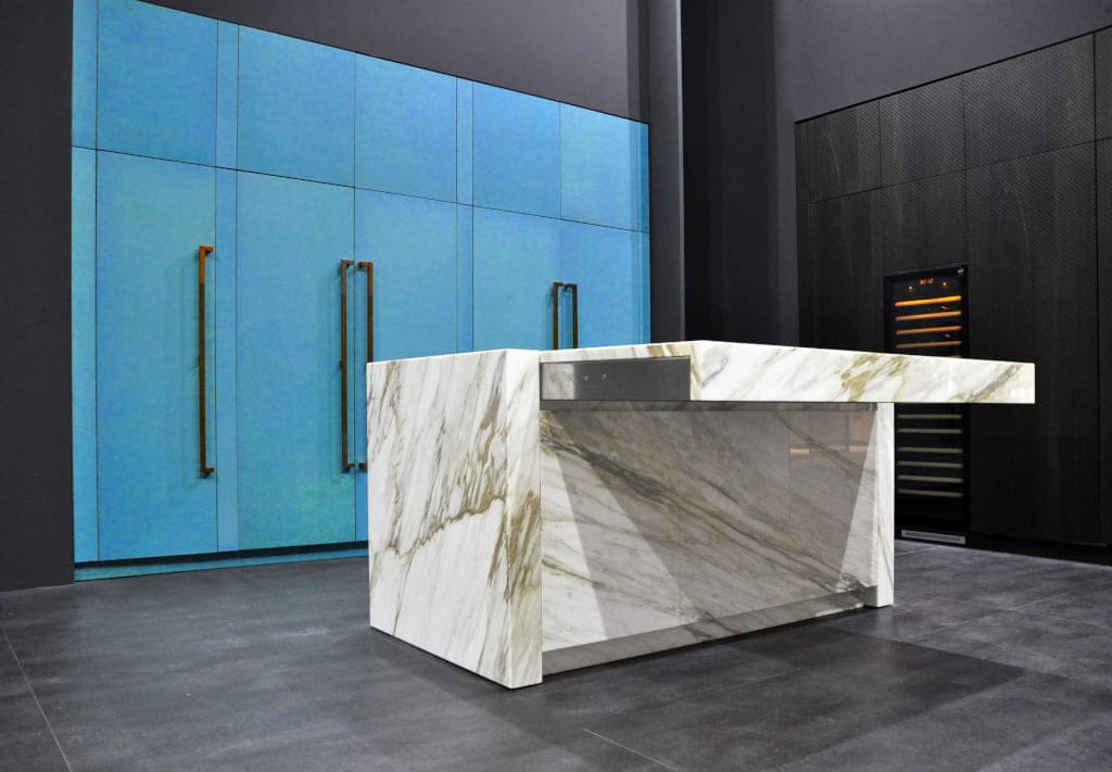 „Essential Ltd Blue Tiffany” to kuchnia Toncelli, w której surowość projektu spotyka się i łączy z nowoczesnym stylem.