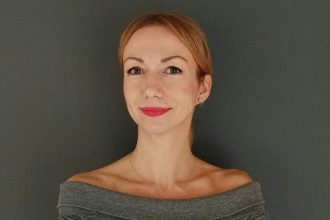 Ewelina Dekordy, marketing junior manager w firmie Halupczok Kuchnie i Wnętrza.