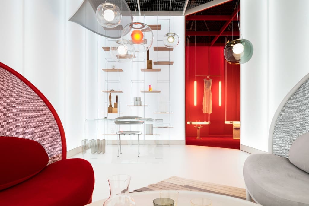 Gabinet – przestrzeń do pracy, jest minimalistyczny i czysty w formie. Te cechy, jak również dominująca biel mają zapewniać skupienie i inspirować do twórczych działań.