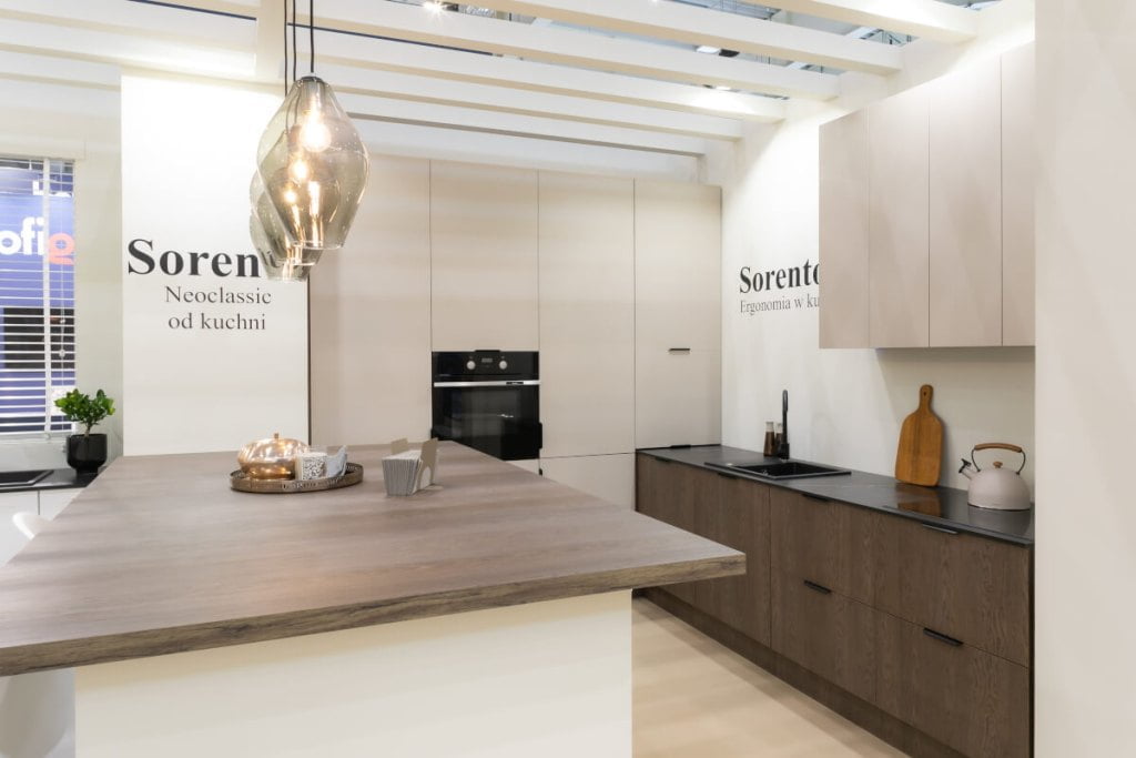 Gała Meble - kuchnia Soranto na stoisku, na targach Meble Polska 2024 w Poznaniu