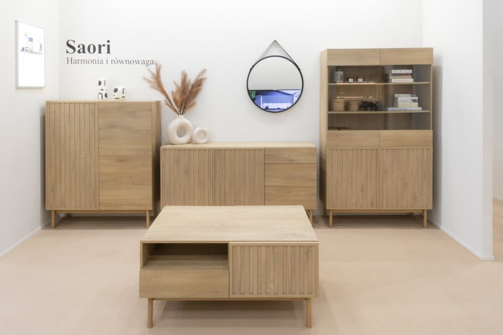 Gała Meble - meble do salonu Saori na stoisku, na targach Meble Polska 2024 w Poznaniu