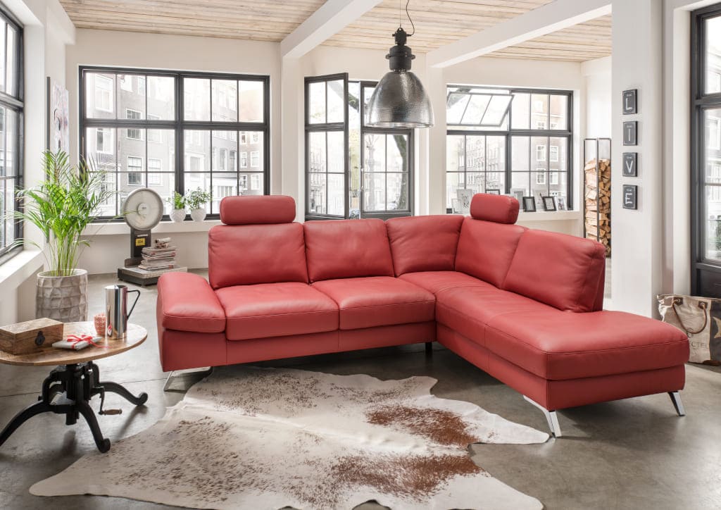 Model „Gobi” marki Livingroom to połączenie elegancji z komfortem. Narożnik ma regulowane za pomocą przestawnego oparcia podłokietniki oraz głębokość siedziska.