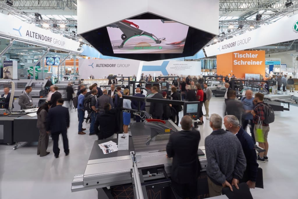 Grupa Altendorf premierowo prezentowała trzystopniowy system bezpieczeństwa „ASA”, wykorzystujący szereg rozwiązań technicznych zapewniających ostrożność i zapobieganie wypadkom podczas pracy.