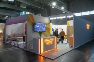 Stoisko firmy Idźczak Meble na targach Meble Polska 2023 w Poznaniu - miesięcznik i portal informacyjny branży meblarskiej biznes.meble.pl