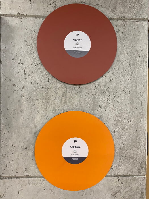 Interprint na tragach Meble Polska 2024 - dekory na betonie