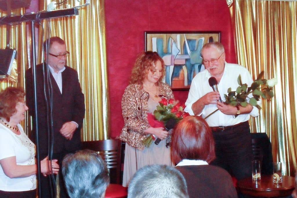 Jan Nowicki z Małgorzatą Potocką w Cafe Caroline.