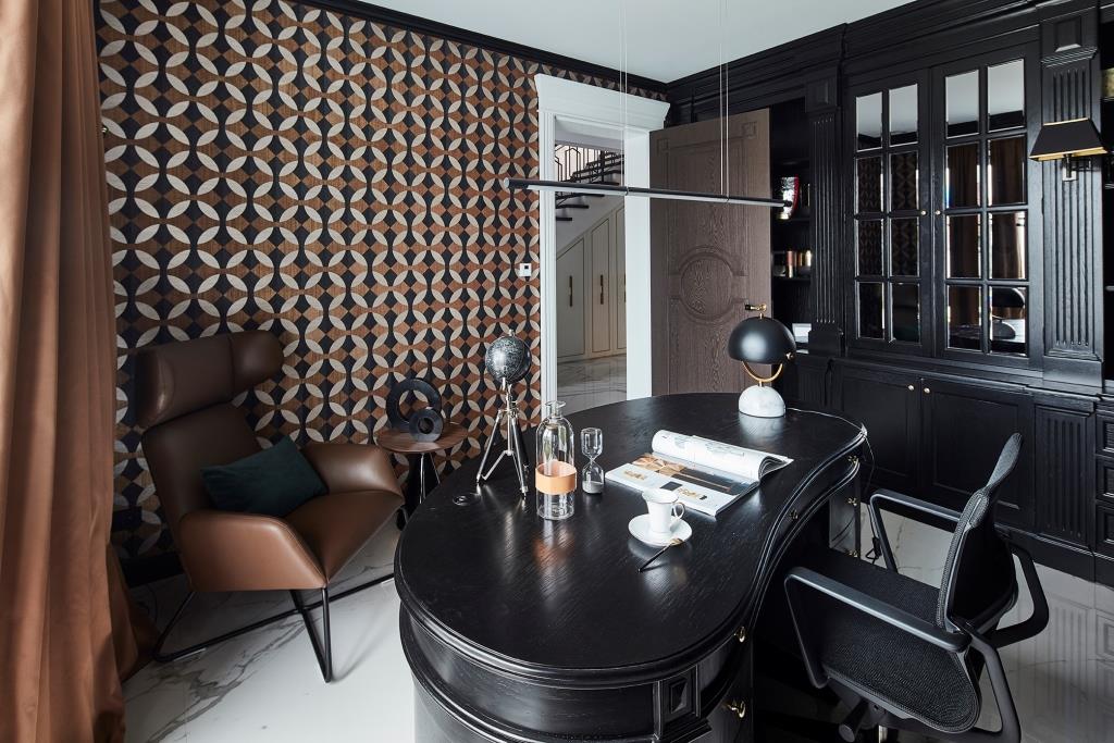 Gabinet pana domu z czarnego dębu, projekt mDom. Fotograf i stylizacja – Budzik Studio.