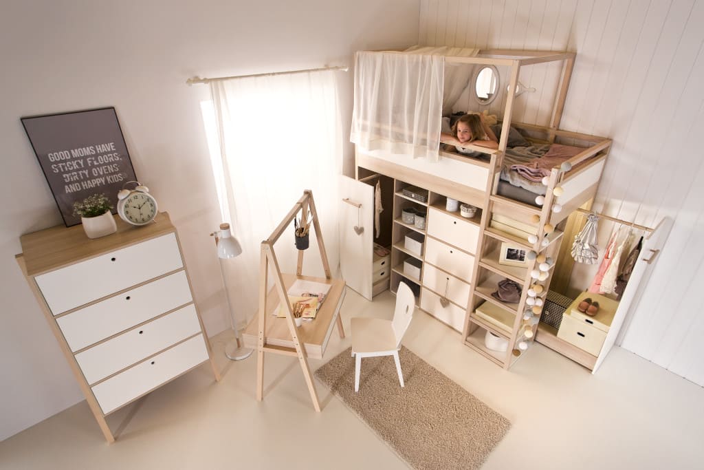 Kolekcja „Spot” zaprojektowana przez Wiktorię Lenart dla Vox inspirowana jest godzinami spędzonymi na podwórku, na budowaniu baz i zabawach w chowanego.