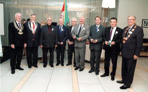 Laureaci medali imienia Jana Kilińskiego za zasługi dla rzemiosła polskiego (Wiesław Wajnert – drugi z prawej), 11 marca 2014 r.