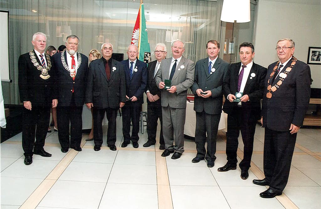 Laureaci medali imienia Jana Kilińskiego za zasługi dla rzemiosła polskiego (Wiesław Wajnert – drugi z prawej), 11 marca 2014 r.