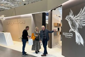 Stoisko firmy Layman na targach Meble Polska 2023 w Poznaniu - miesięcznik i portal informacyjny branży meblarskiej biznes.meble.pl