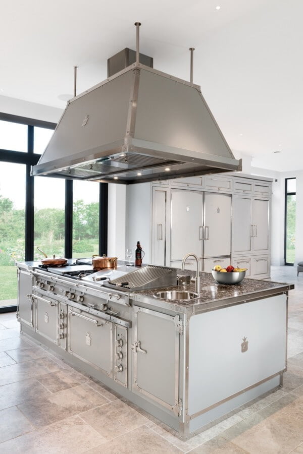 meble ze stali nierdzewnej