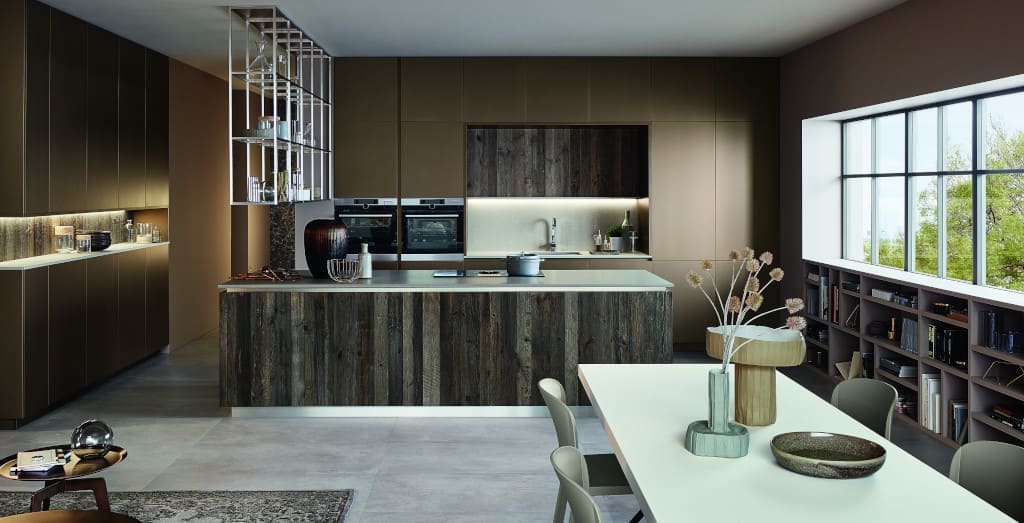 „Lounge” to innowacyjny system kuchenny stworzony przez Veneta Cucine jako przedłużenie linii „Essence”, oferujący nową i bardziej rozwiniętą interpretację koncepcji maksymalnej funkcjonalności.