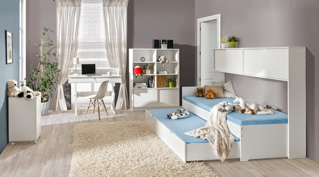 Praktyczne łóżko „Bianko” od ATB Meble ze stabilną nadstawką. Pojemna szafka nad łóżkiem pomoże zaplanować i funkcjonalnie urządzić wnętrze pokoju.