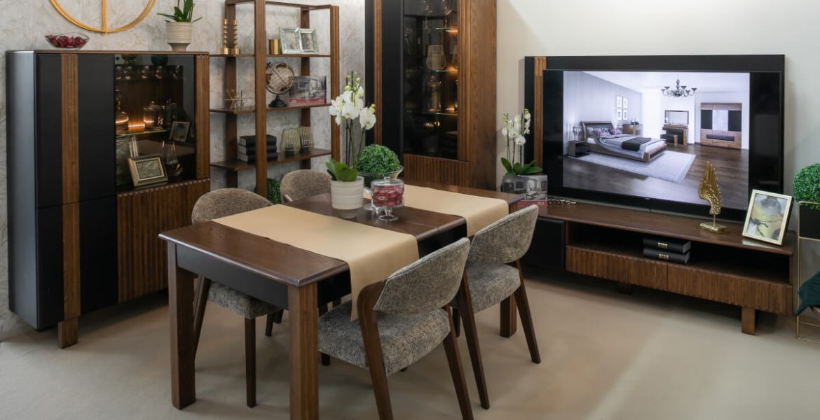 Meble do pokoju dzienne i jadalni w kolorze ciemnobrązowo-czarnym firmy Mebin zaprezentowane na targach Meble Polska w Poznaniu - miesięcznik i portal informacyjny branży meblarskiej biznes.meble.pl