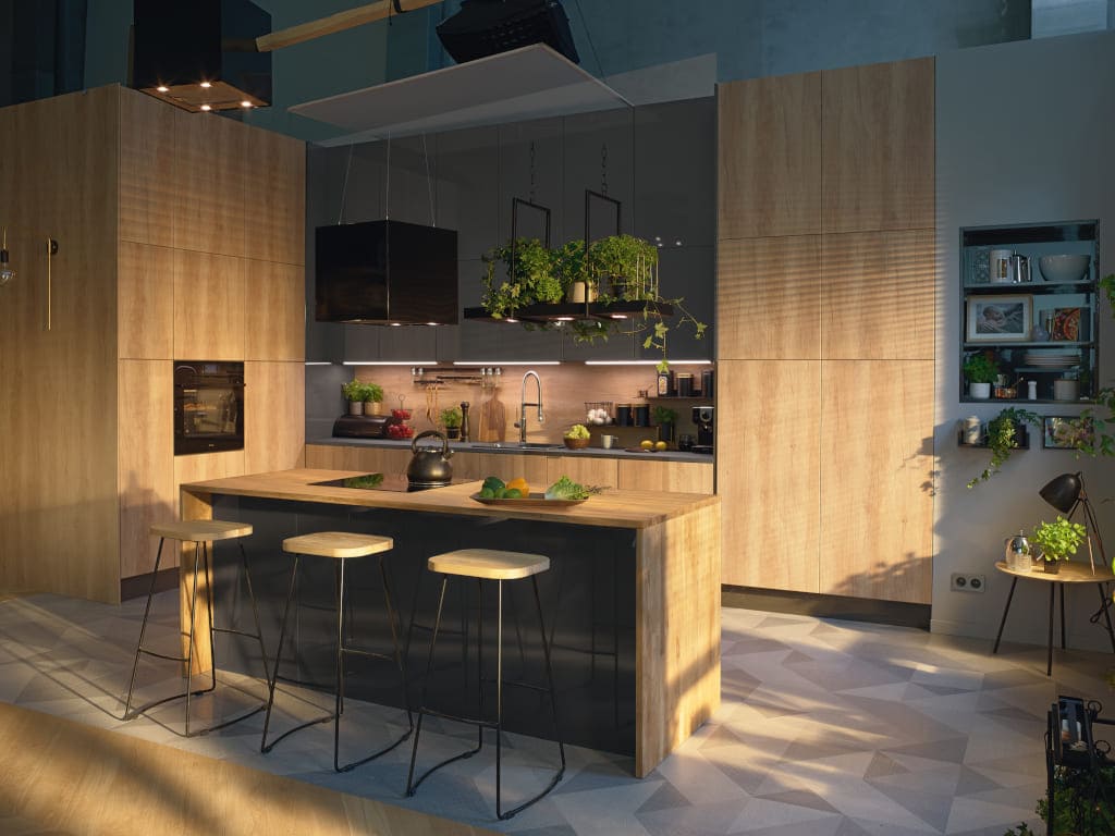 Meble kuchenne „Delinia” z serii Grenoble/Gray od Leroy Merlin to seria modułowych mebli kuchennych, która pozwala na zaprojektowanie dowolnego układu zabudowy kuchni.