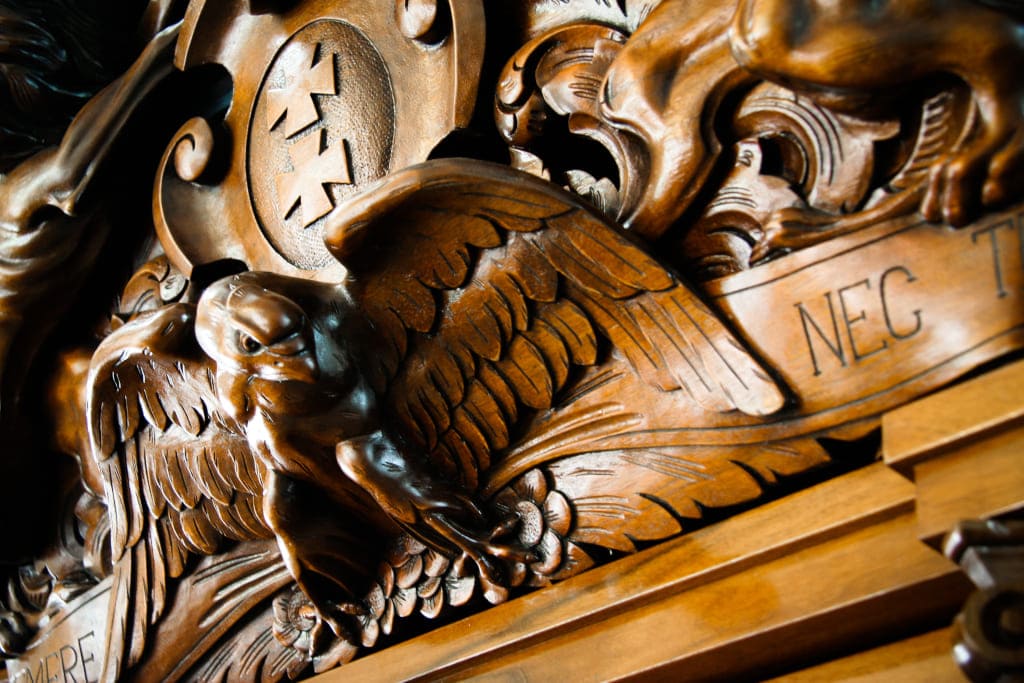 Meble stylowe - detal. Zbigniew Żurawski Meble Gdańskie.