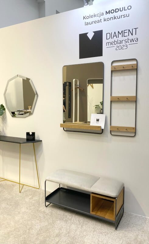 Stoisko My Modern Home na targach Meble Polska 2023, kolekcja mebli do przedpokoju Modulo - miesięcznik i portal informacyjny branży meblarskiej biznes.meble.pl