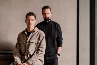 Założyciele marki noo.ma - od lewej - Cyprian Bieniarz i Damian Goliński.