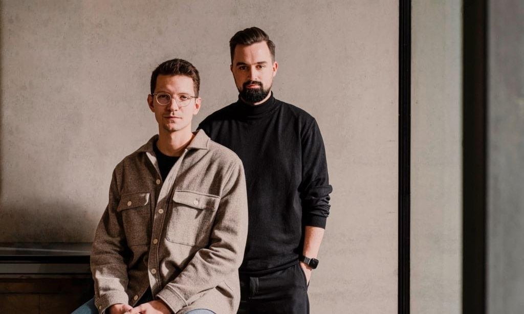 Założyciele marki noo.ma - od lewej - Cyprian Bieniarz i Damian Goliński.