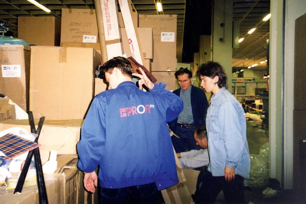 Pierwsze targi „Orgatec” w Niemczech, budowa stoiska Profim, Kolonia 1998 r.