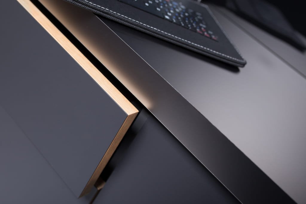 Płyta meblowa „Polaris” w wersji black mat firmy Niemann Polska.