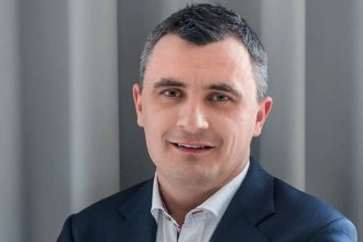 Rafał Trawiński, koordynator marketingu w firmie Szynaka Meble.