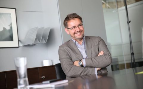 Roland Auer, członek Zarządu ds. sprzedaży i marketingu grupy Schattdecor.