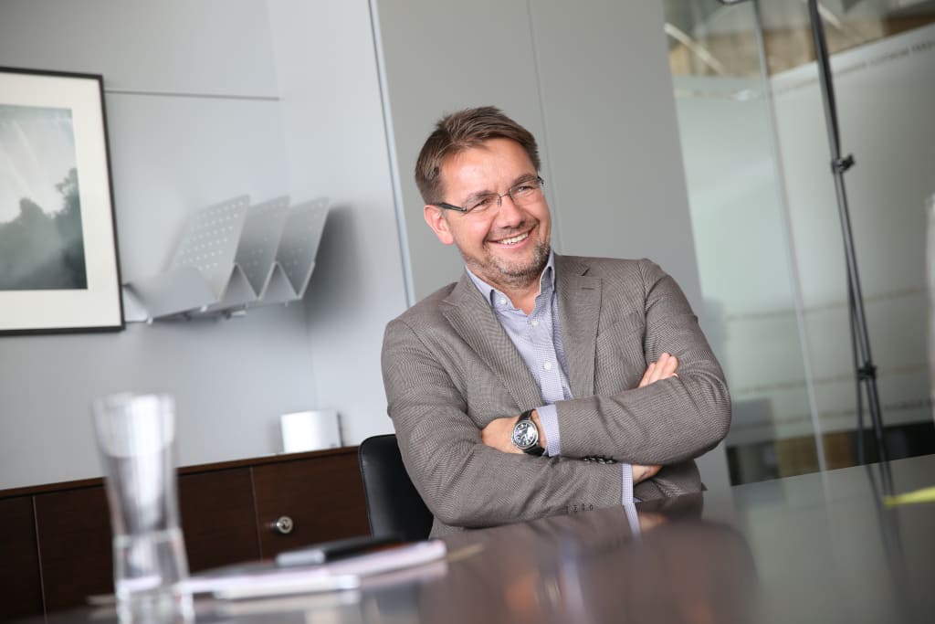 Roland Auer, członek Zarządu ds. sprzedaży i marketingu grupy Schattdecor.