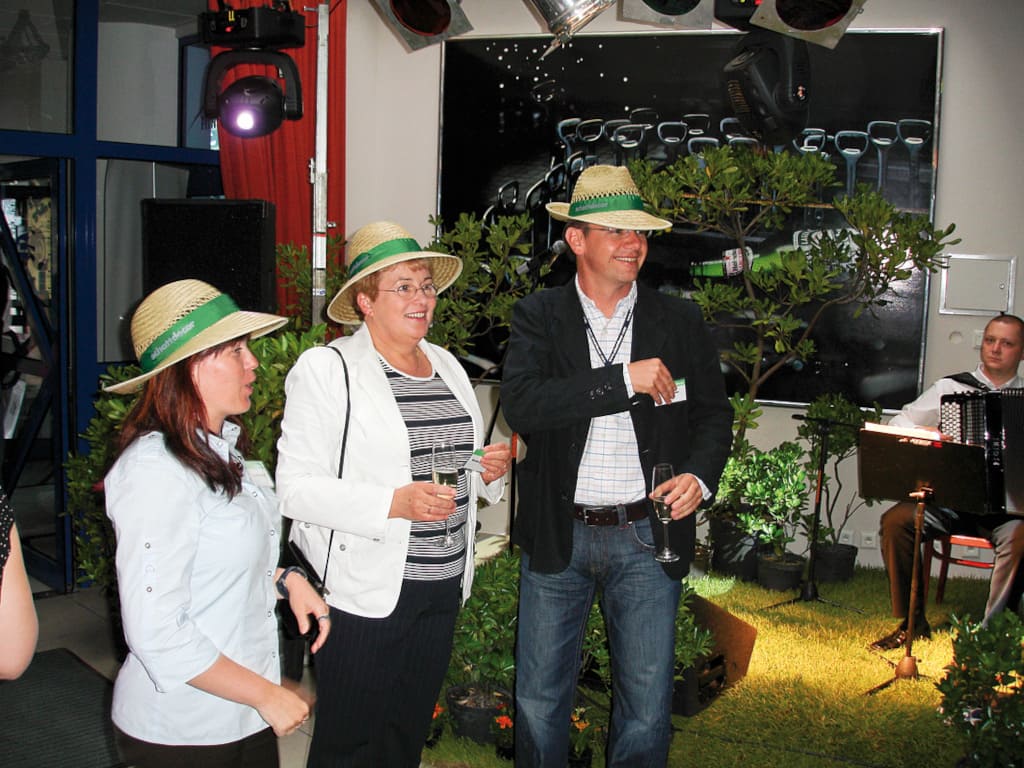 Roland Auer podczas imprezy bowlingowej w 2006 roku.