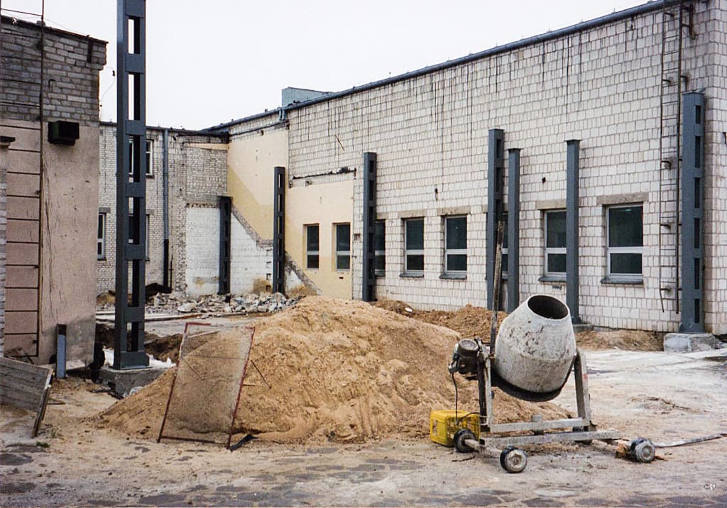 Rozbudowa przejętego Zakładu Elementów Automatyki na ul. Górniczej 16 w Turku, lata 90.
