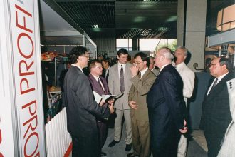 Ryszard Rychlik na targach „Biuro” w Poznaniu, maj 1994 r.