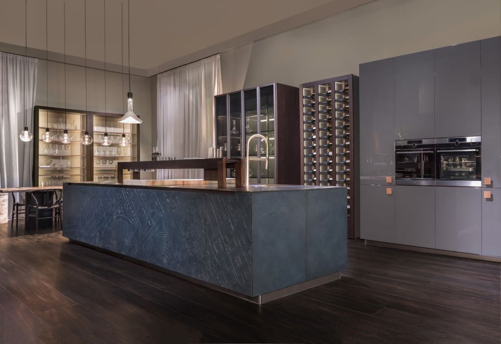 Model „Pompei”, który marka Scic zaprezentowała podczas targów „EuroCucina” inspirowany jest wielkością miasta Pompeje.