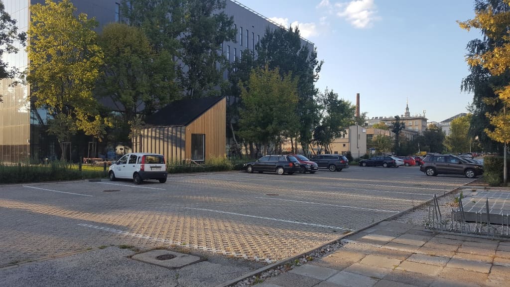 Jesienią br. Solace otworzyło budynek pokazowy przy ul. Rektorskiej 4 w Warszawie.