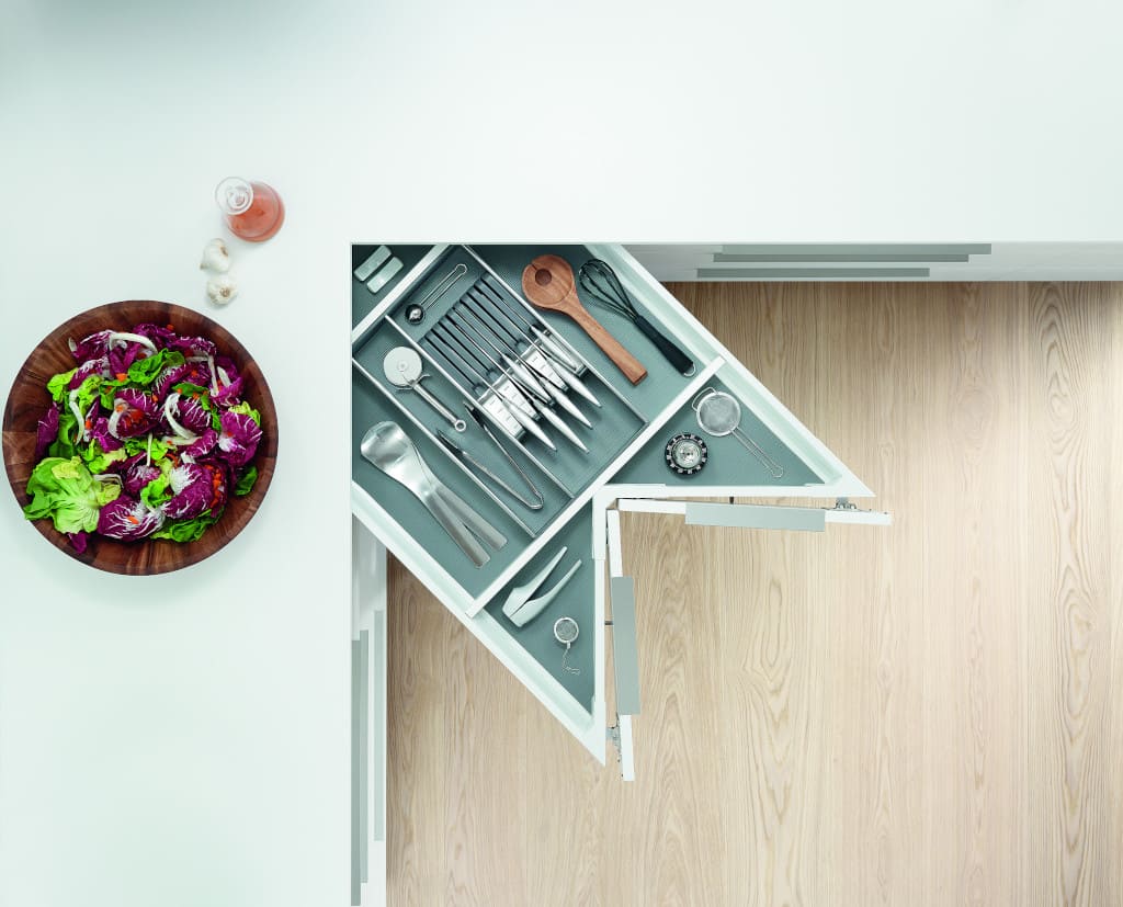 Dzięki szafce „Space Corner” od Blum narożniki nie są już przestrzenią, która gromadzi tylko powietrze!