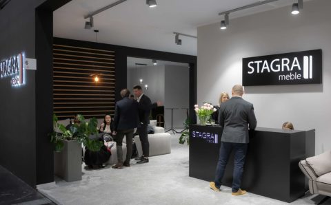 Stoisko firmy Stagra Meble podczas targów Meble Polska 2023 w Poznaniu - miesięcznik i portal informacyjny branży meblarskiej biznes.meble.pl