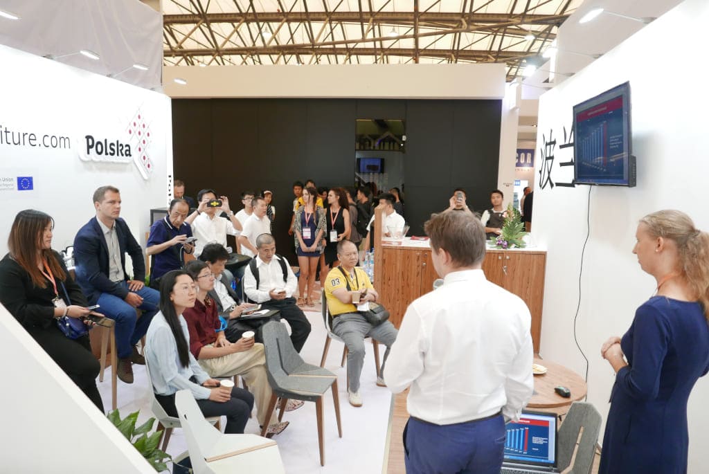 Stoisko zorganizowane przez PAIH na targach China International Furniture Expo 2018.