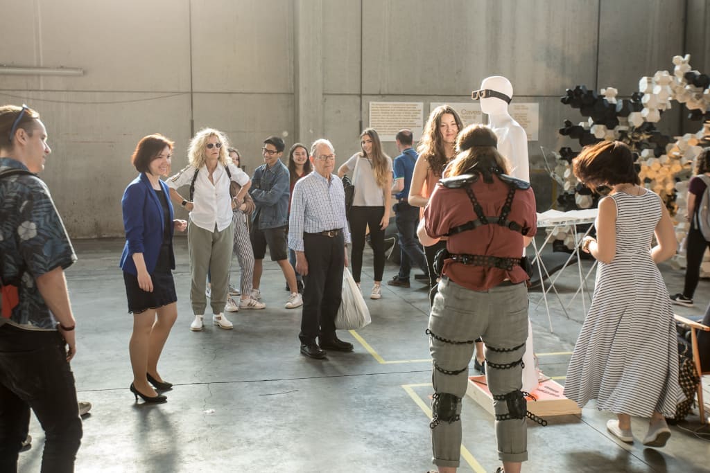 Projekt „BaltSe@nioR” zaprezentowany został w ramach Milan Design Week. Zwiedzający mogli m.in. testować symulator wieku ułatwiający młodym projektantom zrozumienie potrzeb i ograniczeń ruchowych seniorów.